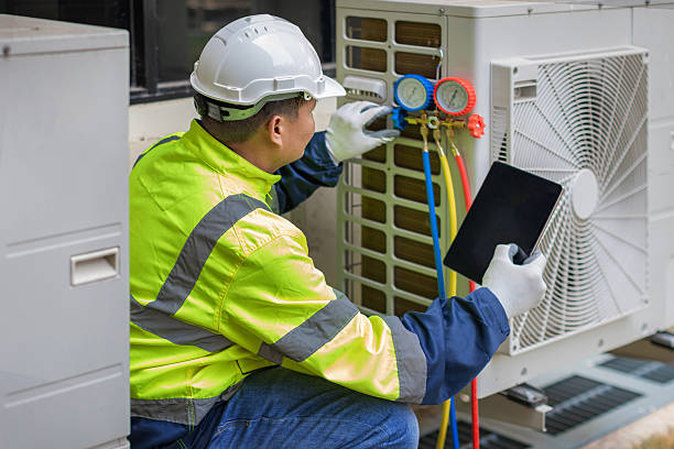 Professional Hvac technician working in Roseville, CA